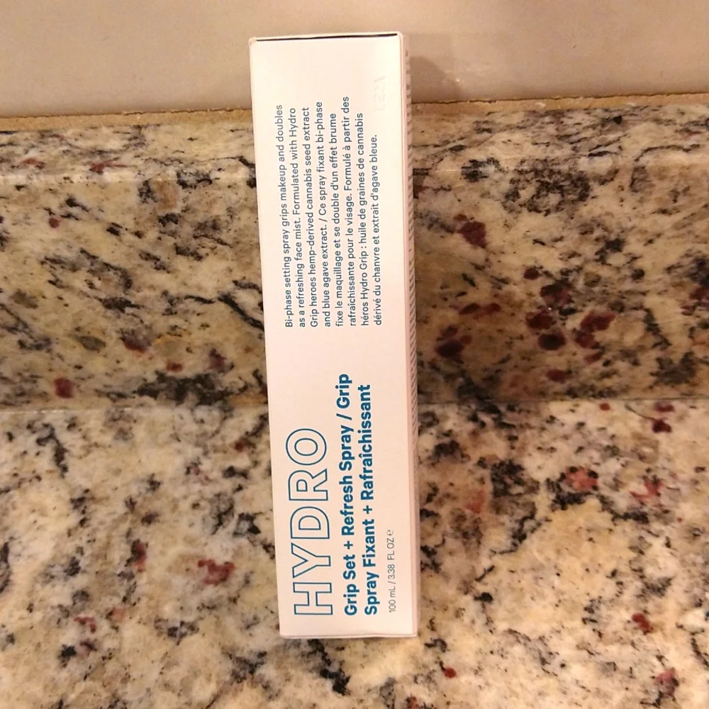 Milk Hydro Make-up Grip setting spray Face Primer